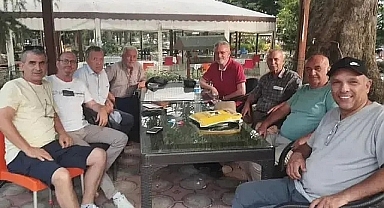 DİKKATLERİ ÜZERİNE ÇEKİYOR