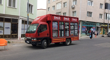 ﻿DİJİTAL ÇAĞIN GÖLGESİNDE KÖY PAZARLARININ UNUTULMAZ FİGÜRLERİ: ÇERÇİLER