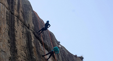 Doğanın Zirvesinde Özgürlüğü Keşfetmek: Dağcılık Tutkusu