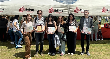 GÜZEL SANATLAR FAKÜLTESİ TEMEL EĞİTİM BÖLÜMÜ DR. ÖĞR. ÜYESİ ELİF KARAASLAN VE ÖĞRENCİLERİ ÇOCUK MÜZESİ İÇİN DUVAR RESİMLERİ YAPTI