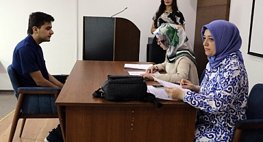 İSTİHDAM MASAMIZ İŞVEREN İLE İŞ ARAYANLARI BULUŞTURMAYA DEVAM EDİYOR