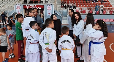 SPOR KURSLARINI ZİYARET ETTİ