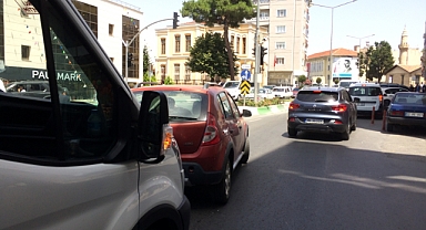 KIRKLARELİ MERKEZİNDE ARAÇ ARIZASI TRAFİĞİ FELÇ ETTİ