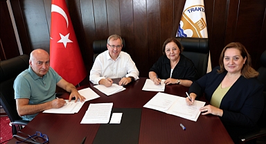 KLİNİK ECZACILIK UZMANLIK EĞİTİMİ İŞBİRLİĞİ PROTOKOLÜ İMZALANDI