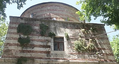 LÜLEBURGAZ'DAKİ TARİHİ ZİNDAN BABA TÜRBESİ