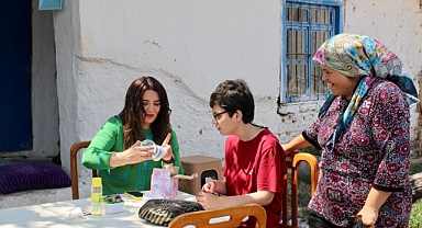 PEHLİVANKÖY KAYMAKAMI FATMA BALLI VATANDAŞIN YANINDA