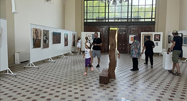 TRAKYA ÜNİVERSİTESİ GÜZEL SANATLAR FAKÜLTESİNDE “ULUSLARARASI YAZ SERGİSİ” AÇILDI