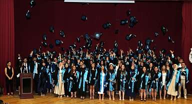 TRAKYA ÜNİVERSİTESİ KEŞAN HAKKI YÖRÜK SAĞLIK YÜKSEKOKULUNDA MEZUNİYET TÖRENİ GERÇEKLEŞTİ