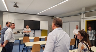 TRAKYA ÜNİVERSİTESİ REKTÖRÜ PROF. DR. ERHAN TABAKOĞLU VE BERABERİNDEKİ HEYETTEN LÖRRACH ENDÜSTRİ MESLEK OKULU (GEWERBE SCHULE LÖRRACH) ZİYARETİ