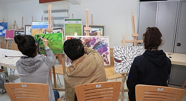 Türkiye'de Çocuk Bakımında Yeni Dönem: Ev Tipi Çözümler ve Nitelikli Hizmet