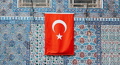 DEMOKRASİ TARİHİNE ALTIN HARFLERLE YAZILDI