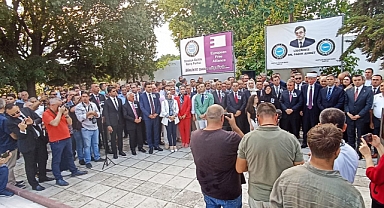 Üniversitemiz Rektörü Prof. Dr. Mümin ŞAHİN, Dr. Sadık AHMET’in Vefatının 29. Yılı Dolayısıyla Gümülcine’de Düzenlenen Anma Törenine Katıldı