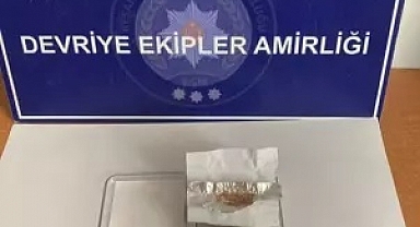 ÜZERİNDE UYUŞTURUCUYLA YAKALANAN ŞÜPHELİYE GÖZALTI