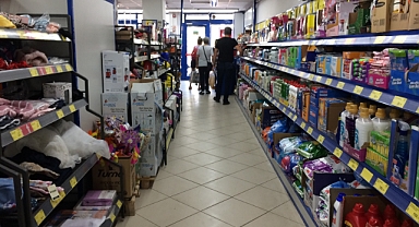 Marketlerde Ekmek Hijyeni Sorunu: Yere Düşen Ekmekler ve Müşteri Tepkisi