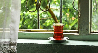 Aşırı Çay Tüketiminin Zararları: Sağlığınıza Dikkat Edin!