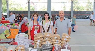 EDİRNE’NİN İLK KADIN BELEDİYE BAŞKANI AV. FİLİZ GENCAN AKIN, ÜRETİCİ KADINLARI ZİYARET ETTİ