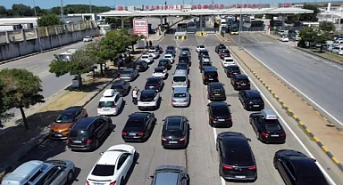 Gurbetçilerin Kapıkule'de dönüş yoğunluğu