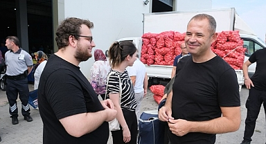 Kırklareli Belediye Başkanı Derya Bulut, Çarşamba Pazarı'nı Ziyaret Etti