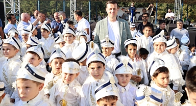 MİNİK BEYEFENDİLER İÇİN SÜNNET ŞÖLENİ DÜZENLENDİ