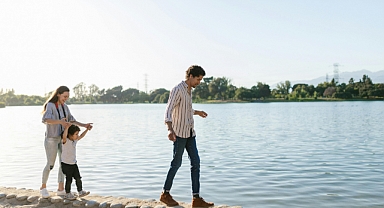 Sonbahar Geliyor: Göl Kenarında Yürüyüşün Tadını Çıkarın