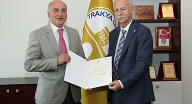 TRAKYA ÜNİVERSİTESİ HASTANESİ BAŞHEKİMLİĞİNDE DEVİR TESLİM TÖRENİ