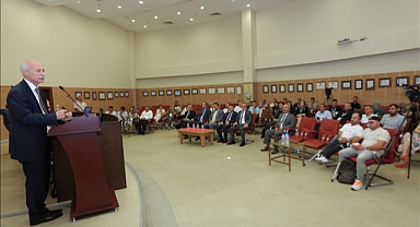 TRAKYA ÜNİVERSİTESİ REKTÖRÜ PROF. DR. MUSTAFA HATİPLER’DEN “BALKANLARDA TÜRK OLMAK” KONFERANSI