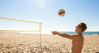 Türkiye'de Yaz Mevsiminin Keyfi: Plaj Voleybolu Heyecanı