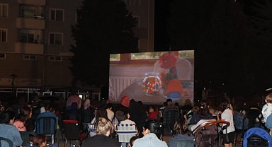 Vize Belediyesi'nden Çocuklara Özel Açık Hava Sinema Gecesi