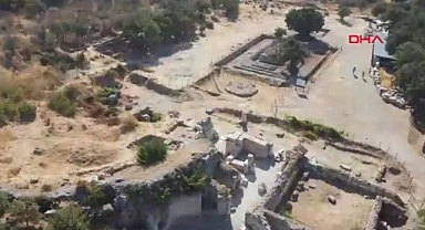 Antik kentte tiyatral gösterilerle ziyaretçilere dönemin ruhu yansıtılıyor