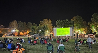 Başkan Fırat Yayla’dan Açık Havada Galatasaray Coşkusu
