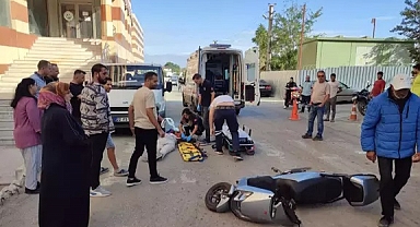 Elektrikli motosiklet yayaya çarptı: 2 yaralı