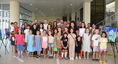 Tekirdağ NKÜ’de Minik Öğrencilerden Resim Sergisi
