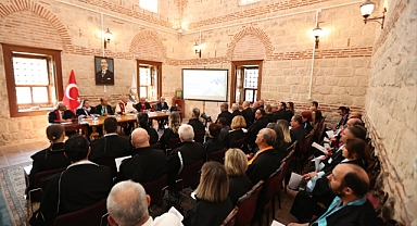 TRAKYA ÜNİVERSİTESİ YENİ DÖNEMİN İLK SENATO VE YÖNETİM KURULU TOPLANTISINI SAĞLIK MÜZESİNDE YAPTI