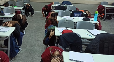 Babaeski Atatürk Ortaokulu’nda Deprem Tahliye Tatbikatı Gerçekleştirildi