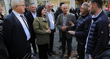 BAŞKAN GENCAN AKIN, MAHALLE BULUŞMASI İÇİN MİTHATPAŞA'DA