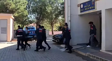Göçmen kaçakçılarına operasyon; 3 tutuklama