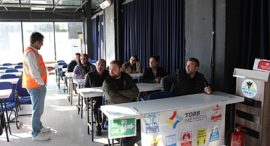 Kırklareli TSO ve TOBB MEYBEM İş Birliği ile Motorlu Kara Taşıtları Alım Satım Danışmanlığı Sınavı Düzenlendi