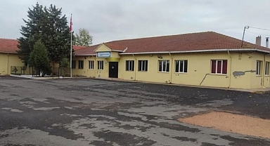 Nadırlı İlkokulu’nun Dış Cephesi Babaeski Kırk Şehitler Gençlik Merkezi Tarafından Yenilendi