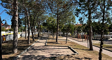 Pehlivanköy’de Parkların Bakım ve Onarımı Hız Kesmeden Devam Ediyor