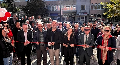 Üsküp’te Yeni Eczane Açılışı: Başkan Derya Bulut’tan Destek