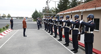 Vali Uğur Turan'dan Jandarma Komutanlığı Ziyareti