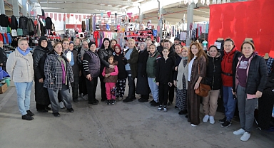 BAŞKAN GENCAN AKIN, ÇARŞAMBA PAZARINI ZİYARET ETTİ