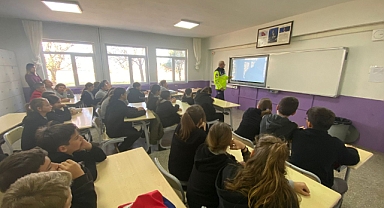 Büyükmandıra Ortaokulu Öğrencilerine Trafik Eğitimi