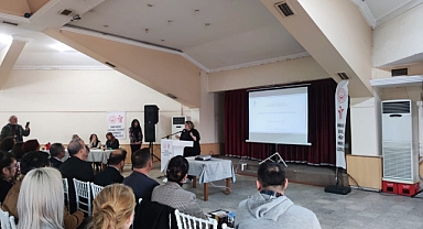 Kadına Yönelik Şiddete Karşı Omuz Omuza Paneli Düzenlendi