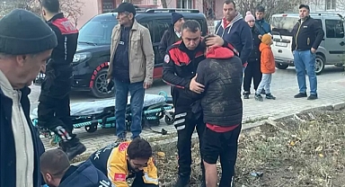 Kazada yaralanan kız arkadaşına müdahale edilirken polise sarılıp ağladı