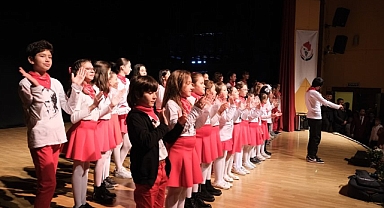 Kırklareli Belediyesi'nden Kurtuluş Etkinlikleri Kapsamında Muhteşem Sanat Gösterisi