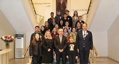 Kırklareli Valisi, Avrupa Yerel Demokrasi Haftası’na Özel Öğrenci Buluşması Düzenledi