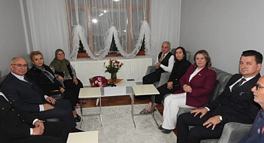 Öğretmenler Günü'nde Şehit Öğretmen Uğur Gören'in Ailesine Ziyaret