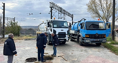 Pehlivanköy Belediyesi Kış Mevsimine Hazırlık İçin Kanalizasyon Temizliği Yapıyor
