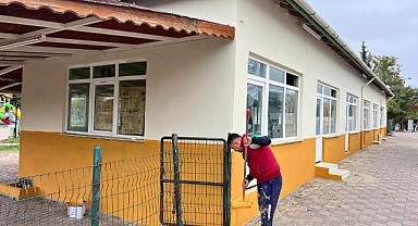 Pehlivanköy Belediyesi’nden Yeni Park ve Halı Saha Yenileme Çalışmaları